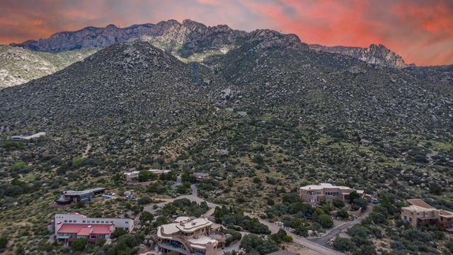 58 Rock Point Place NE, Albuquerque, NM 87122