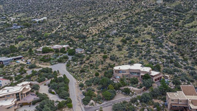 58 Rock Point Place NE, Albuquerque, NM 87122