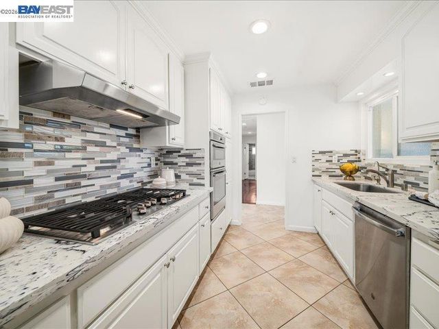 7654 Cardigan St, Dublin, CA 94568