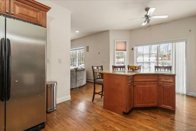 18 Coach House Court, New Windsor, NY 12553