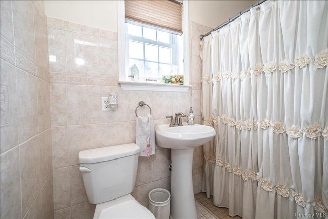 18 Coach House Court, New Windsor, NY 12553