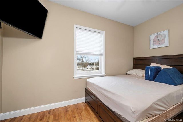 18 Coach House Court, New Windsor, NY 12553