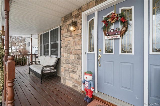 18 Coach House Court, New Windsor, NY 12553