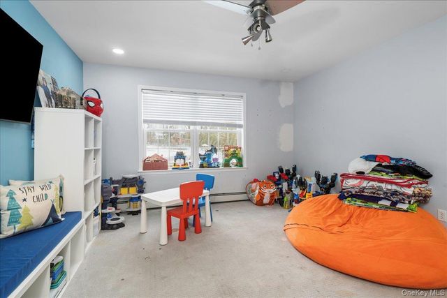 18 Coach House Court, New Windsor, NY 12553