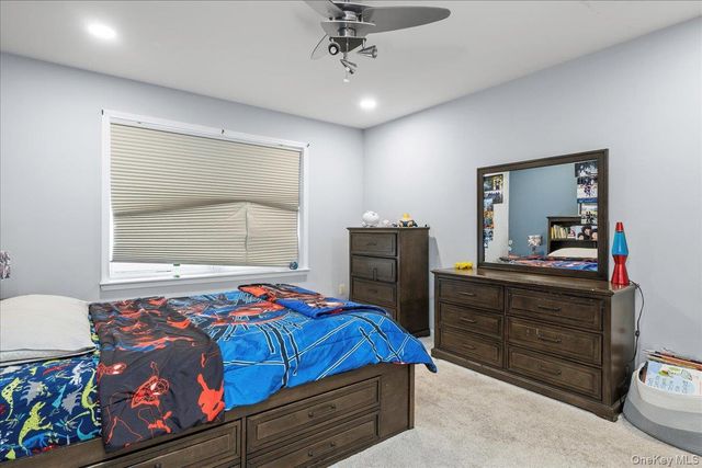 18 Coach House Court, New Windsor, NY 12553