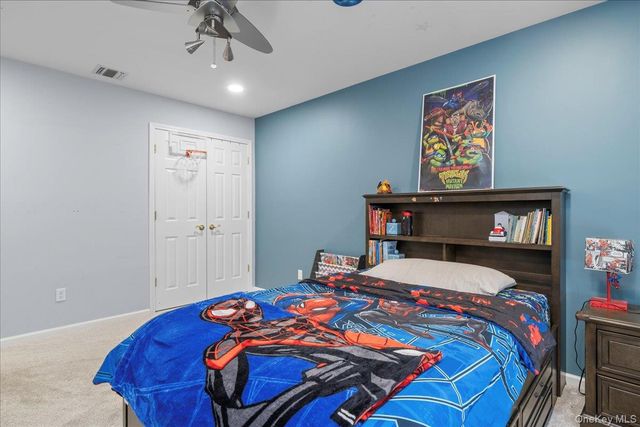 18 Coach House Court, New Windsor, NY 12553