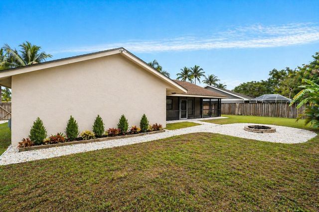 190 Parkwood Drive S, Royal Palm Beach, FL 33411
