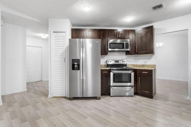 190 Parkwood Drive S, Royal Palm Beach, FL 33411