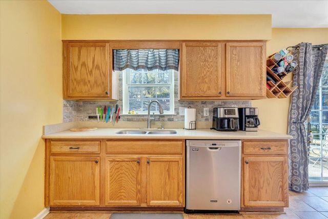 6124 Carolina TRL, Roanoke, VA 24019