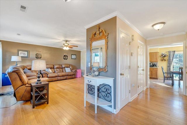 6124 Carolina TRL, Roanoke, VA 24019