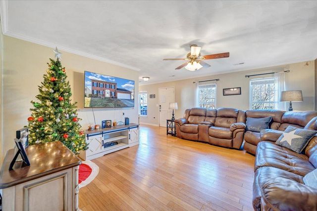 6124 Carolina TRL, Roanoke, VA 24019