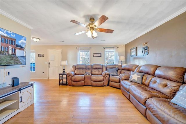 6124 Carolina TRL, Roanoke, VA 24019