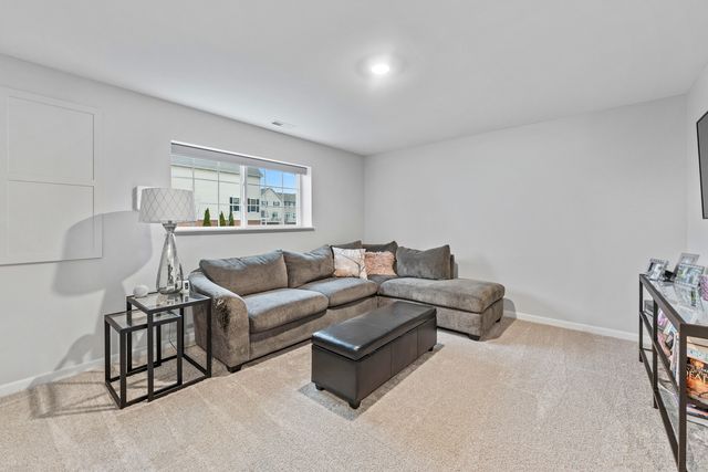 1627 Sager Way, Batavia, IL 60510