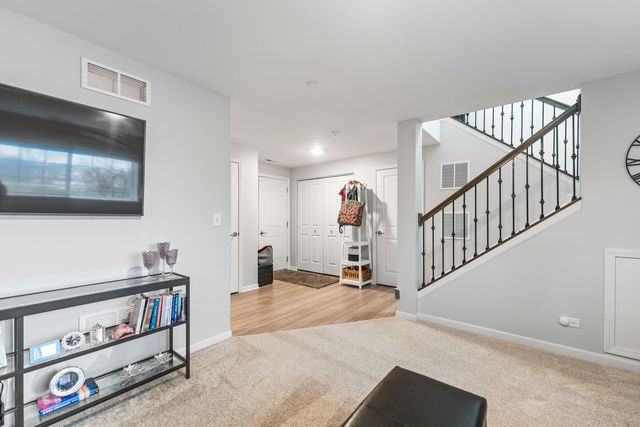 1627 Sager Way, Batavia, IL 60510