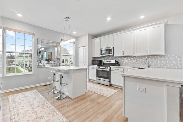 1627 Sager Way, Batavia, IL 60510