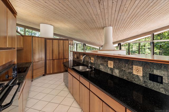44 Benedict Hill Road, New Canaan, CT 06840