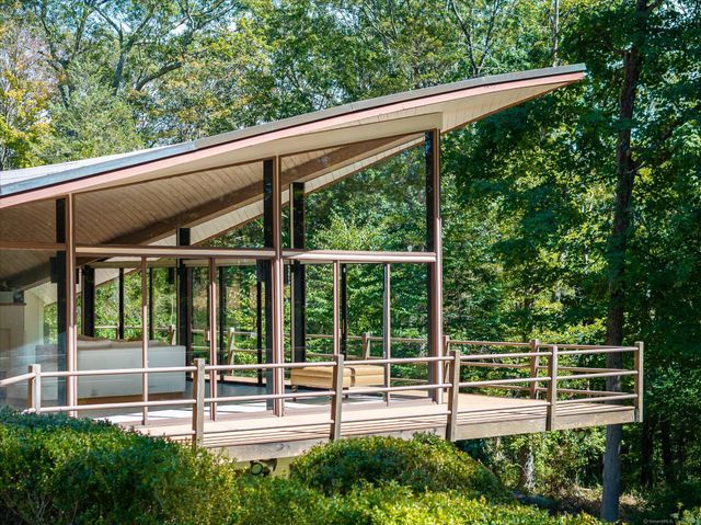 44 Benedict Hill Road, New Canaan, CT 06840
