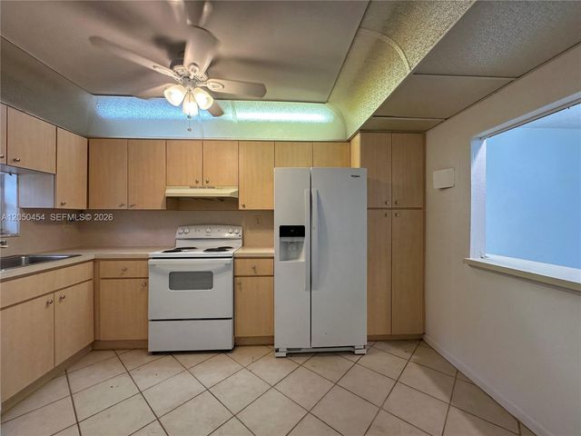 8940 S Hollybrook Blvd 201, Pembroke Pines, FL 33025