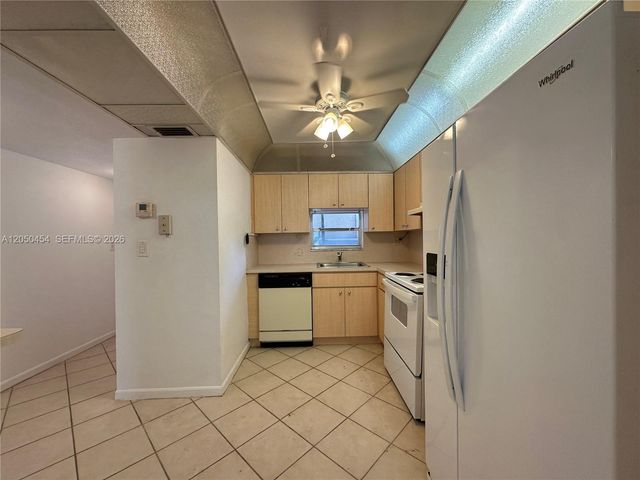 8940 S Hollybrook Blvd 201, Pembroke Pines, FL 33025