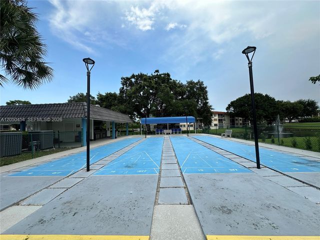 8940 S Hollybrook Blvd 201, Pembroke Pines, FL 33025