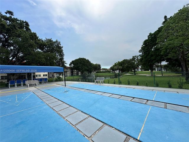 8940 S Hollybrook Blvd 201, Pembroke Pines, FL 33025