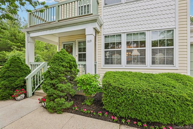 169 Captains Way, Port Jefferson Station, NY 11776