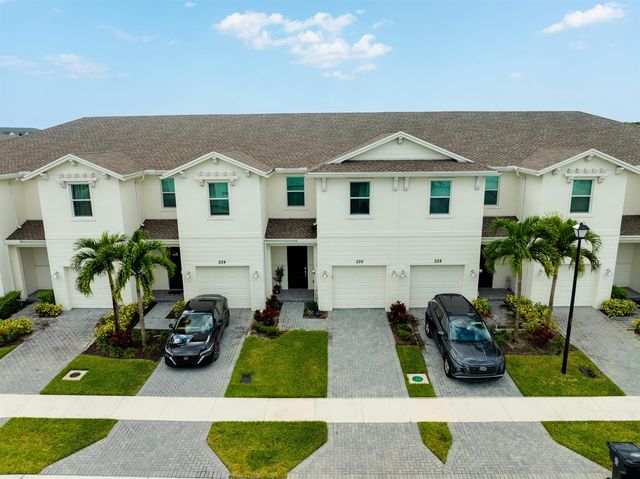 226 SE Woodbark Street, Port St. Lucie, FL 34984