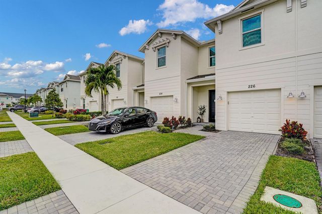 226 SE Woodbark Street, Port St. Lucie, FL 34984