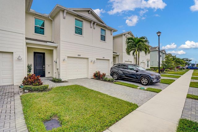 226 SE Woodbark Street, Port St. Lucie, FL 34984