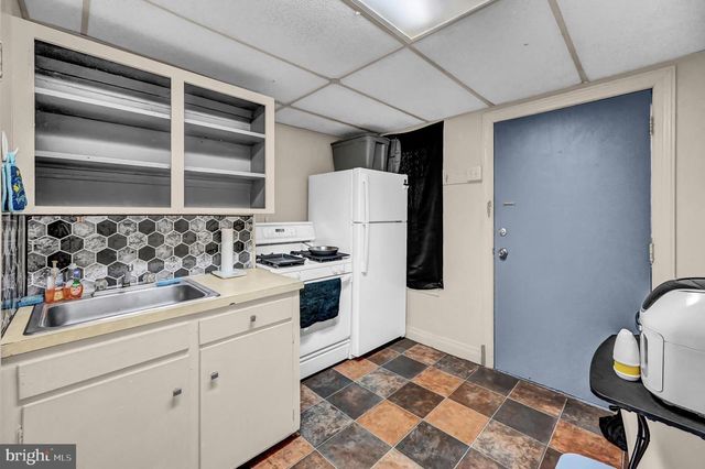 131-133 E CHESTNUT ST, Hanover, PA 17331