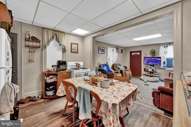 131-133 E CHESTNUT ST, Hanover, PA 17331