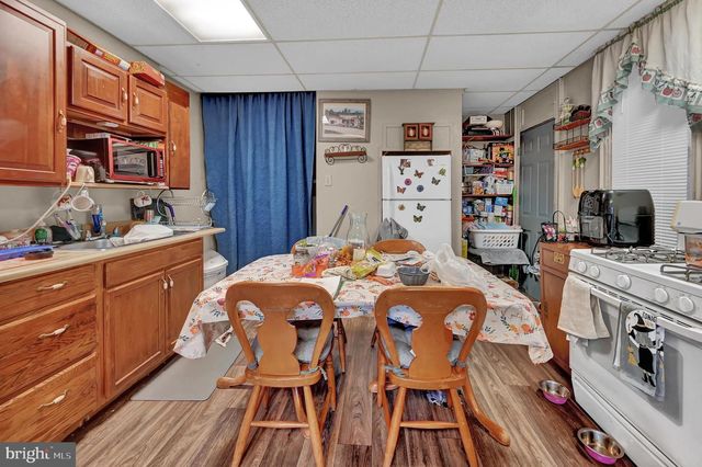 131-133 E CHESTNUT ST, Hanover, PA 17331