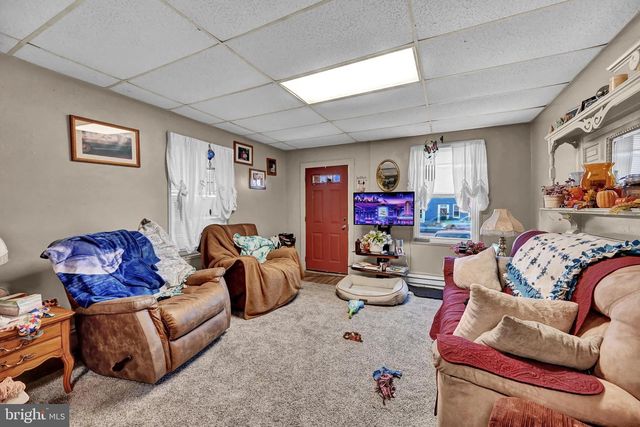 131-133 E CHESTNUT ST, Hanover, PA 17331