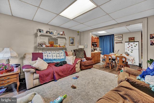131-133 E CHESTNUT ST, Hanover, PA 17331