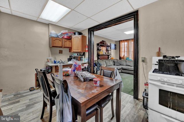 131-133 E CHESTNUT ST, Hanover, PA 17331