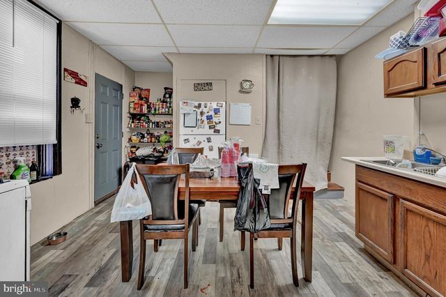 131-133 E CHESTNUT ST, Hanover, PA 17331