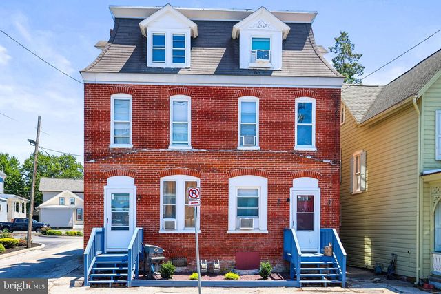 131-133 E CHESTNUT ST, Hanover, PA 17331