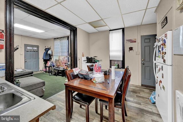 131-133 E CHESTNUT ST, Hanover, PA 17331
