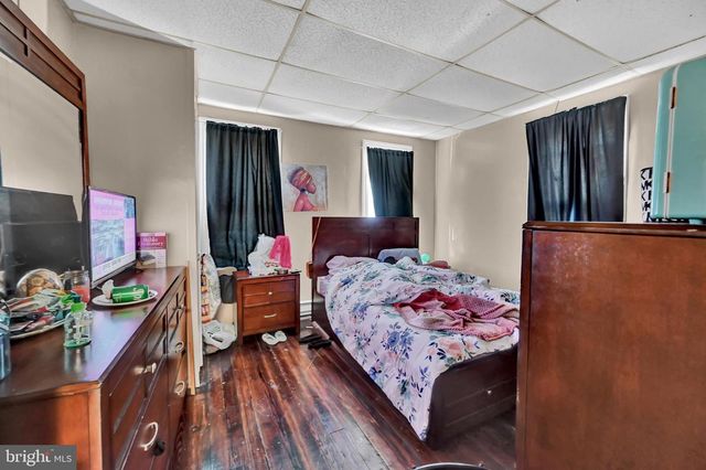 131-133 E CHESTNUT ST, Hanover, PA 17331