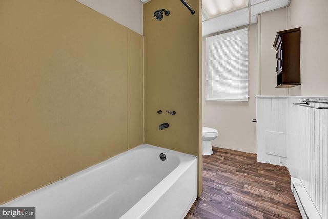 131-133 E CHESTNUT ST, Hanover, PA 17331