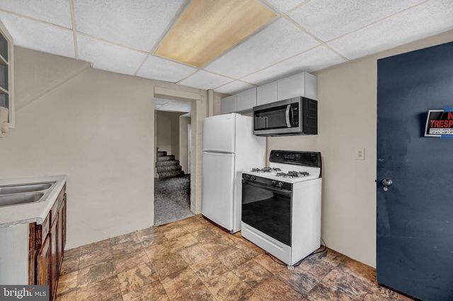 131-133 E CHESTNUT ST, Hanover, PA 17331