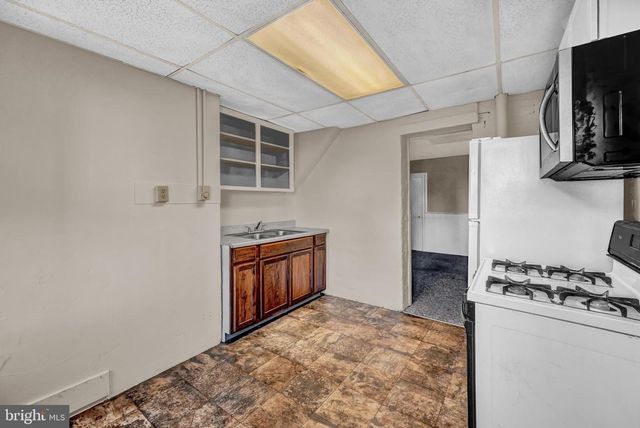 131-133 E CHESTNUT ST, Hanover, PA 17331