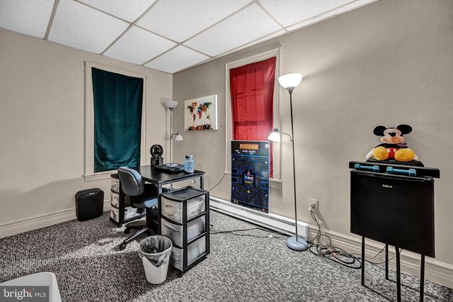 131-133 E CHESTNUT ST, Hanover, PA 17331