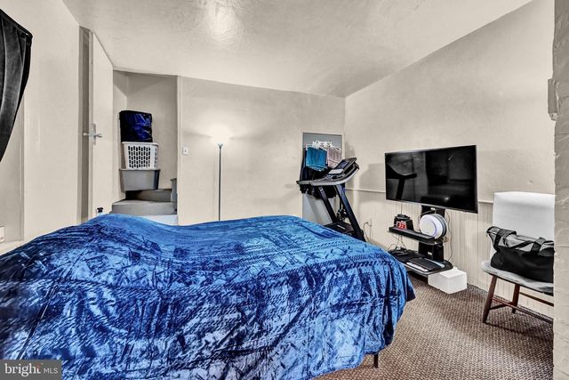 131-133 E CHESTNUT ST, Hanover, PA 17331