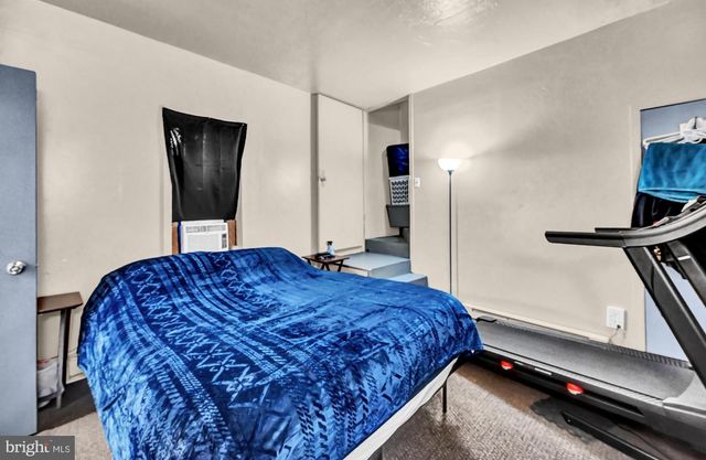 131-133 E CHESTNUT ST, Hanover, PA 17331