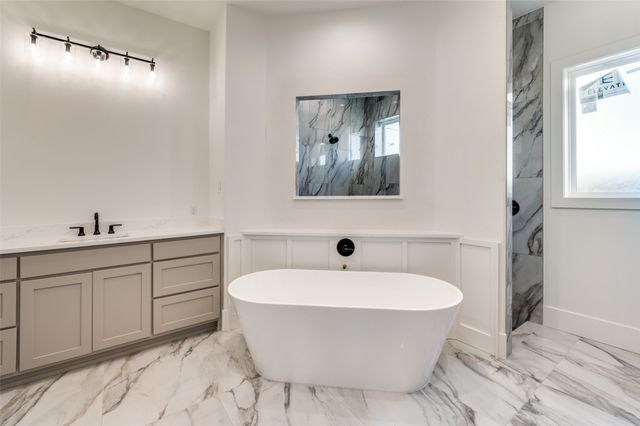 932 Bandon Dunes Drive, Fort Worth, TX 76028