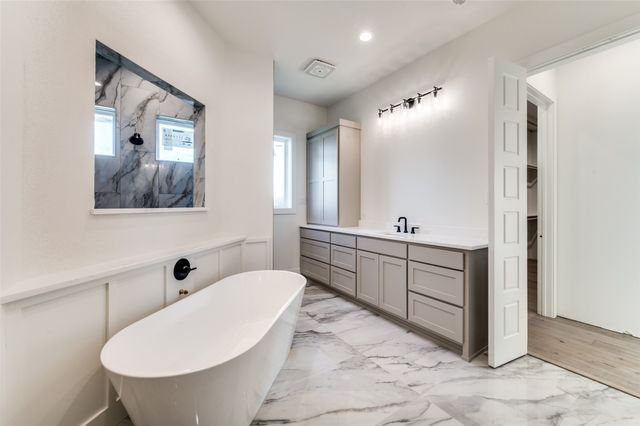 932 Bandon Dunes Drive, Fort Worth, TX 76028