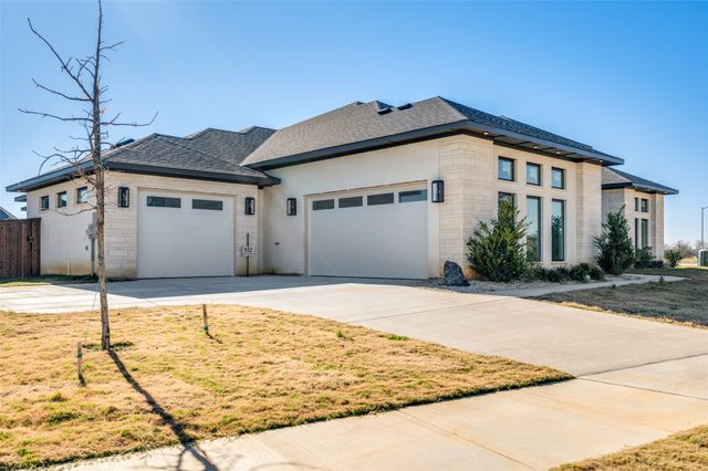 932 Bandon Dunes Drive, Fort Worth, TX 76028