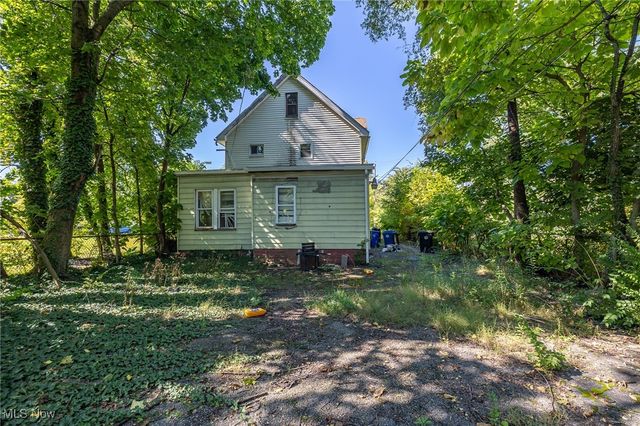 3405 E 117, Cleveland, OH 44120