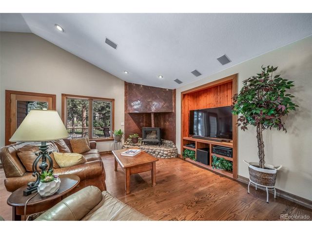 1087 Tenderfoot Dr, Larkspur, CO 80118